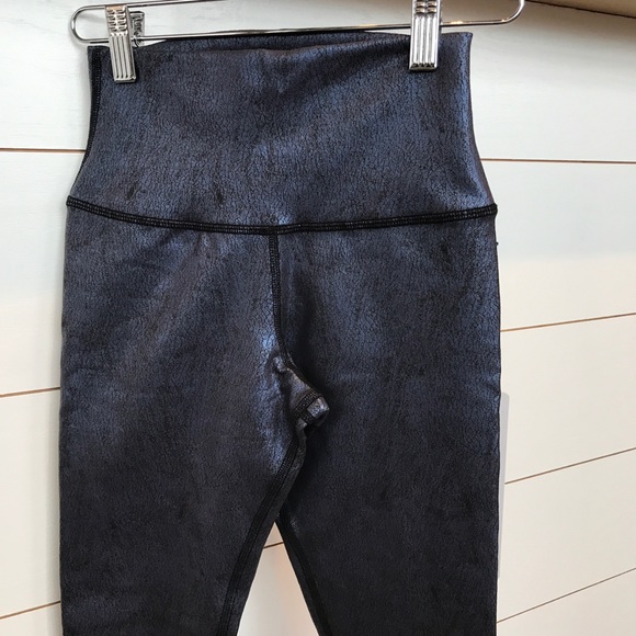 ALO high waisted airbrush legging-metallic - Picture 4 of 5